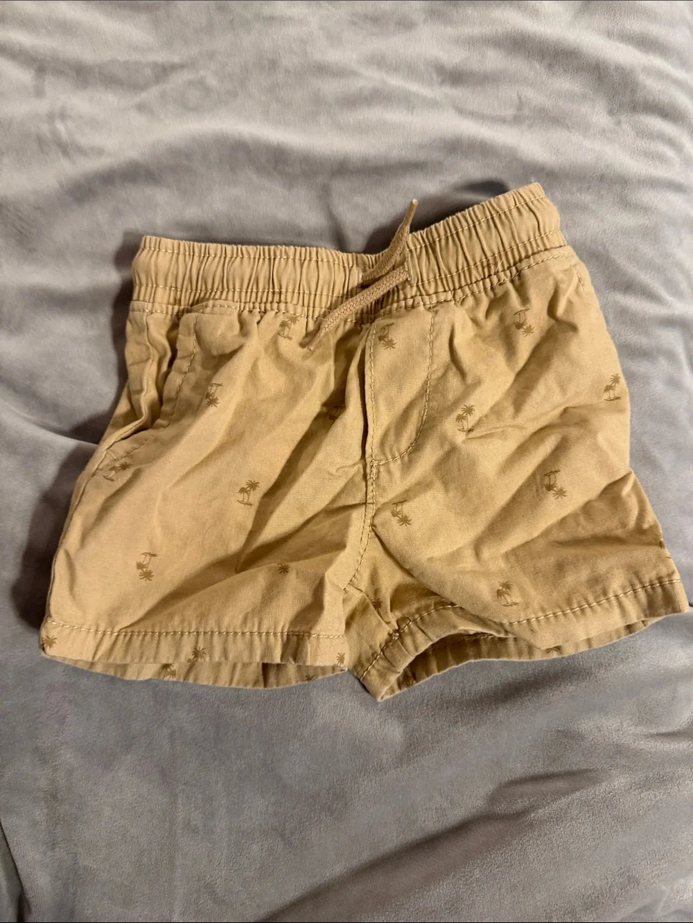 OshKosh B'gosh Tan Palm-Print Elastic Waist Shorts